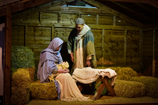 Church Members, Missionaries in England Perform Live Nativity - Church ...