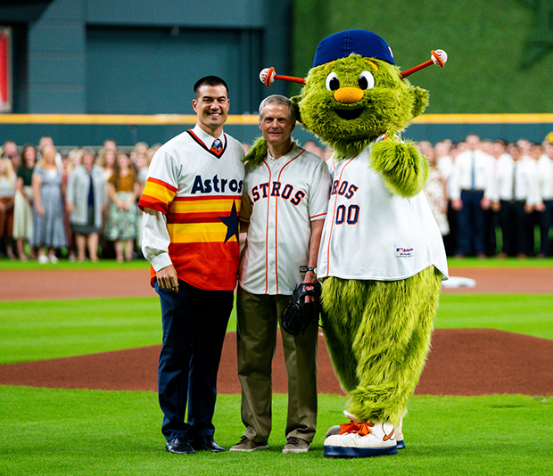 Hey Daddy-O! (MLB Houston Astros Mascot Orbit Reunited With His Father) 