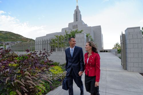 couple with temple in backgrouond