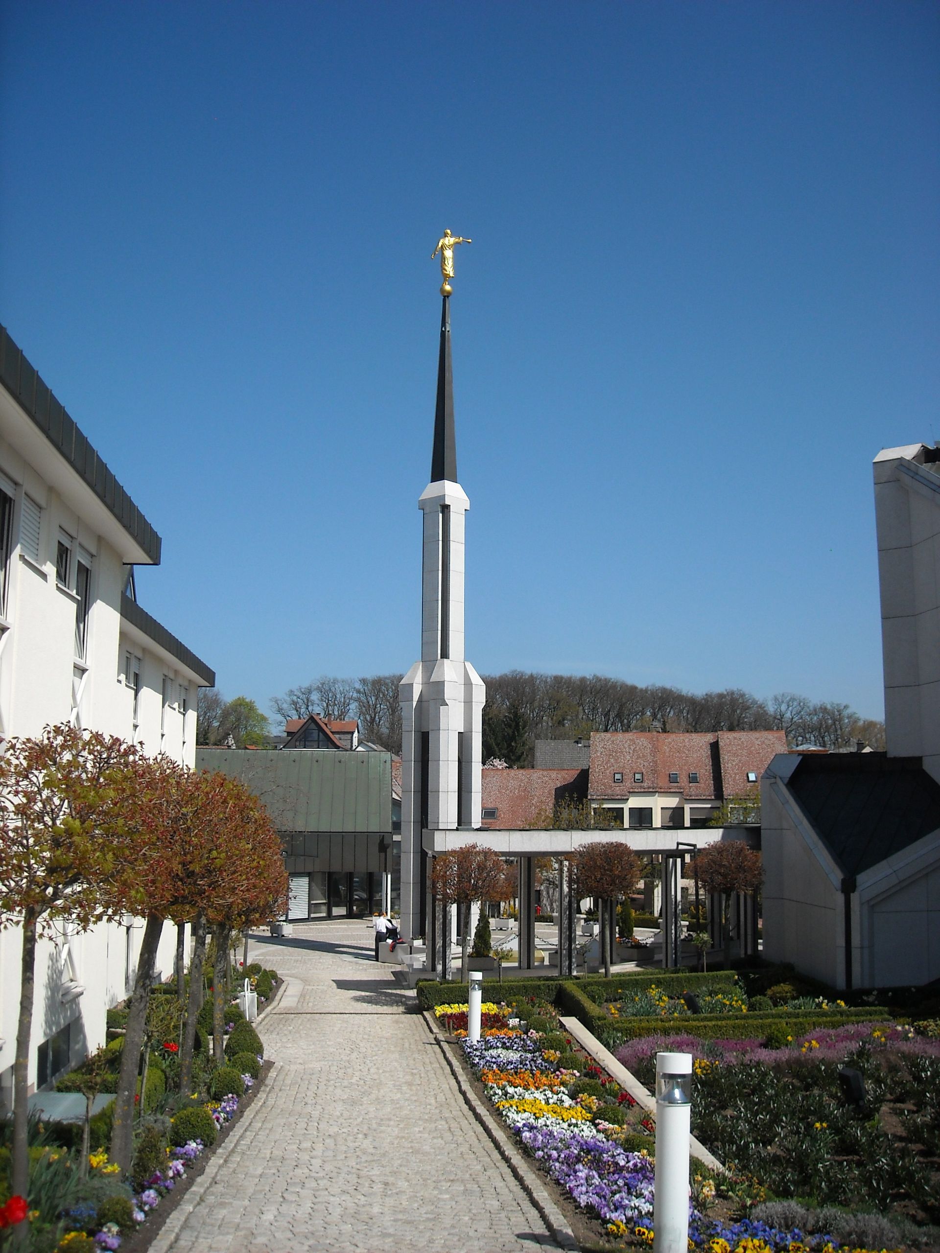 The grounds of the Frankfurt Germany Temple.
