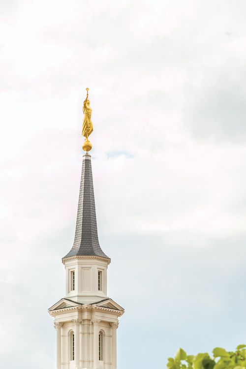 An image of the steeple on the Hartford Connecticut Temple.