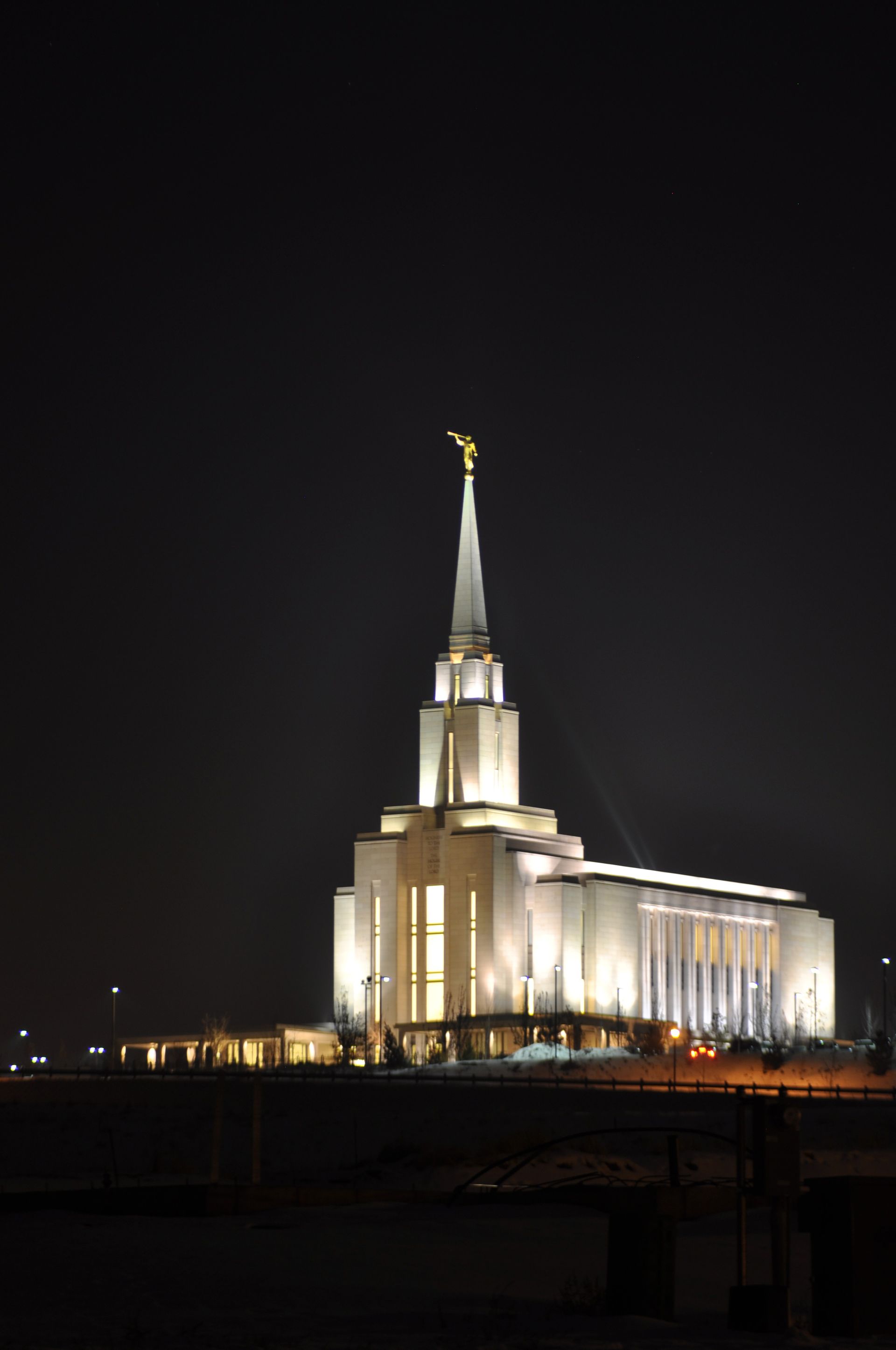 The Oquirrh Mountain Utah Temple in the evening.