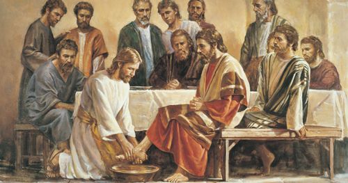 Jezu Krishti duke u larë këmbët Apostujve