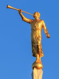 Angel Moroni statue atop the Dallas Texas Temple