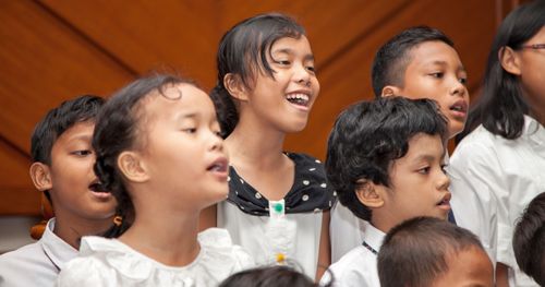 children singing