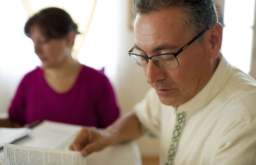 couple studying the scriptures together
