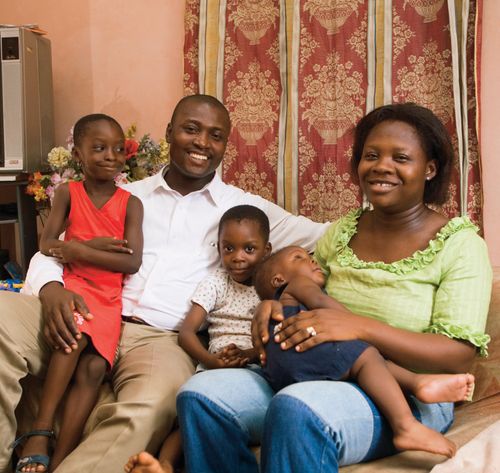 family portrait with three kids