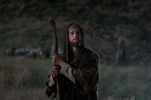 Luke 2:8–15, A shepherd looking at the angel