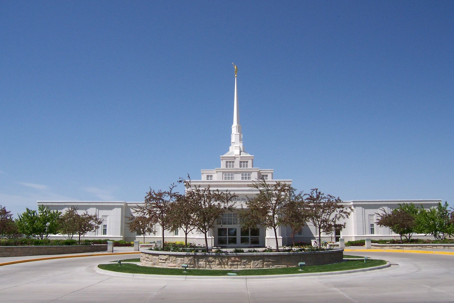 A view of the Billings Montana Temple front entrance.