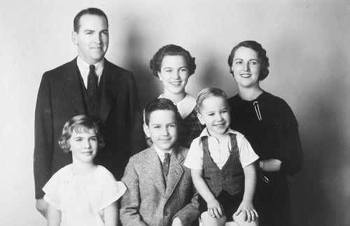 young Russell M. Nelson with his parents and siblings