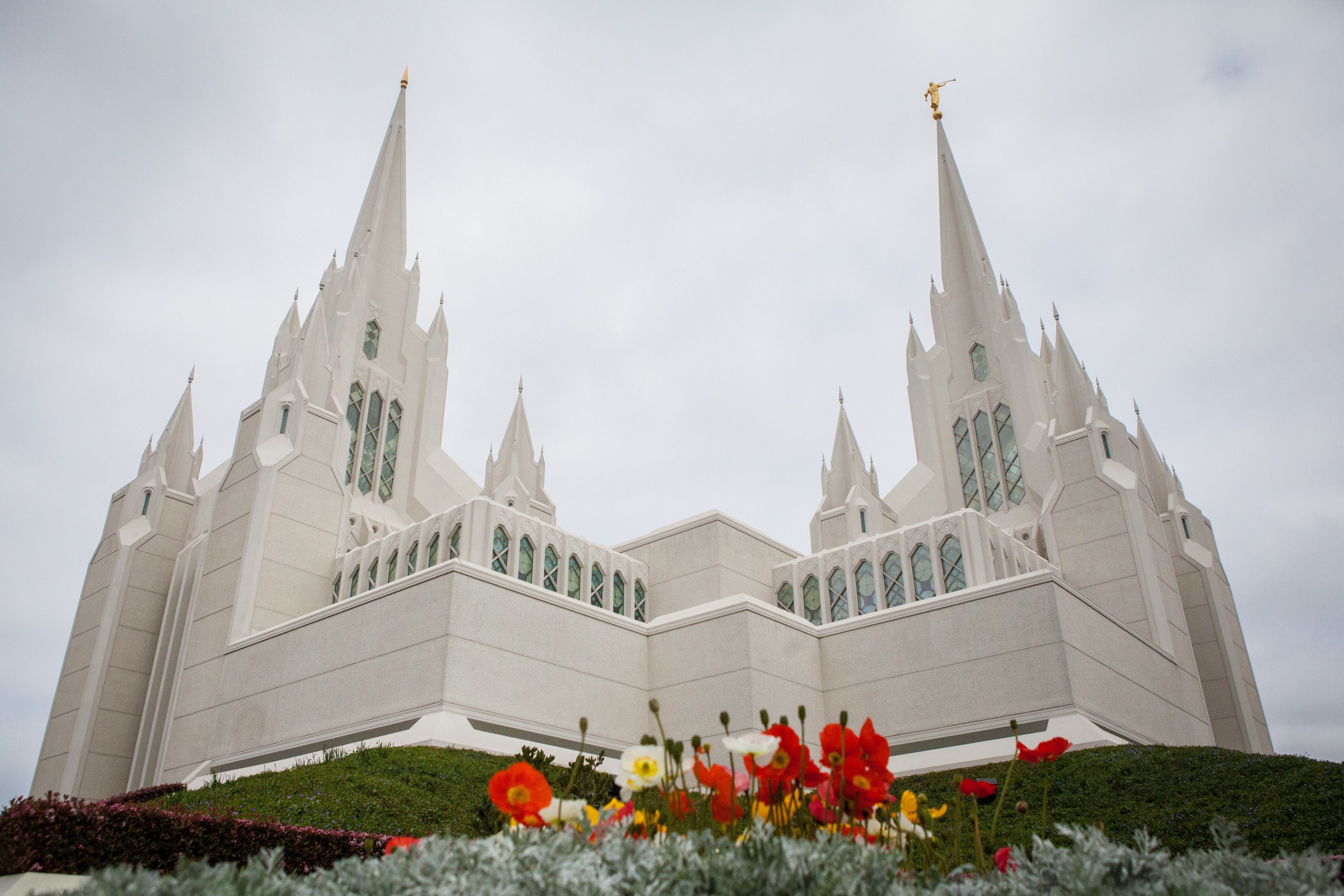 The San Diego California Temple, including scenery.