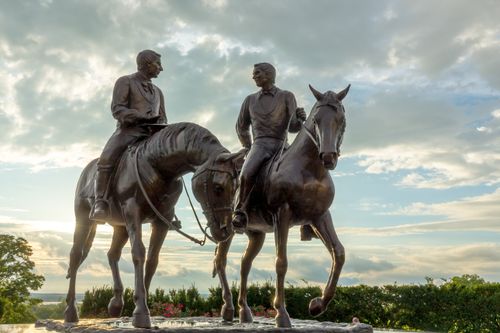 statue of Joseph and Hyrum Smith on horseback