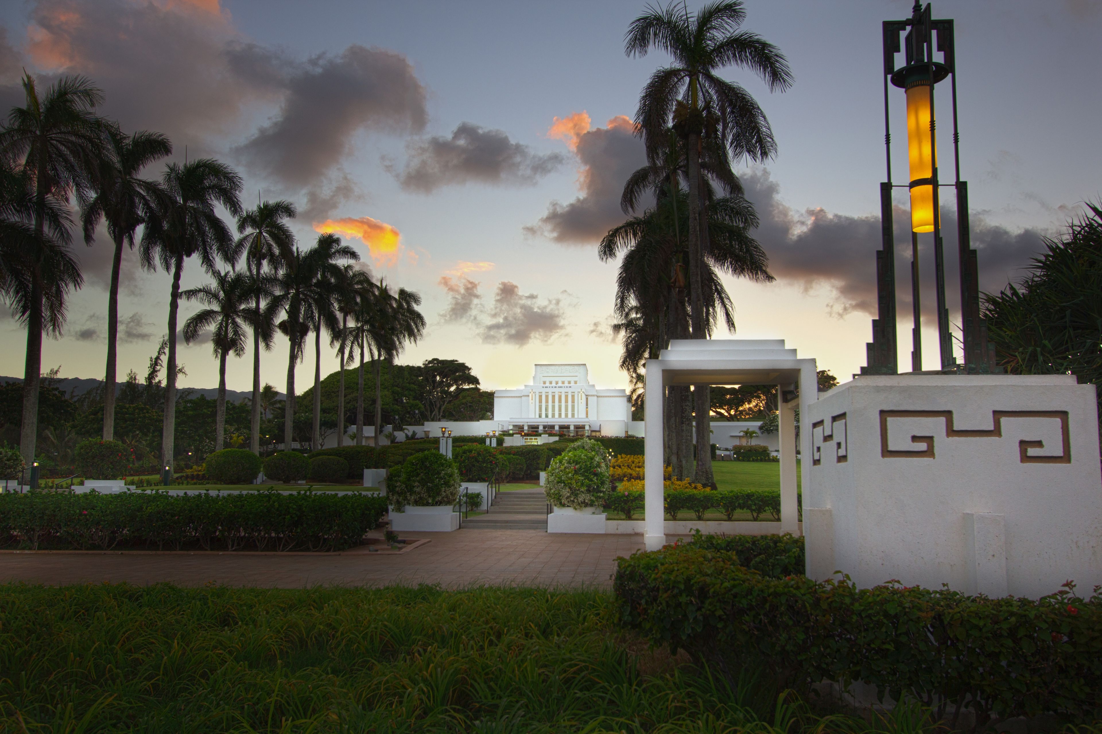 Scenery in front of the Laie Hawaii Temple.