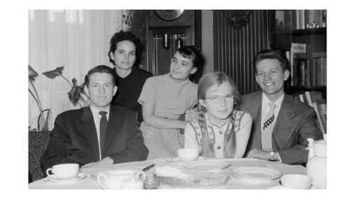 Sister Uchtdorf’s family with missionaries