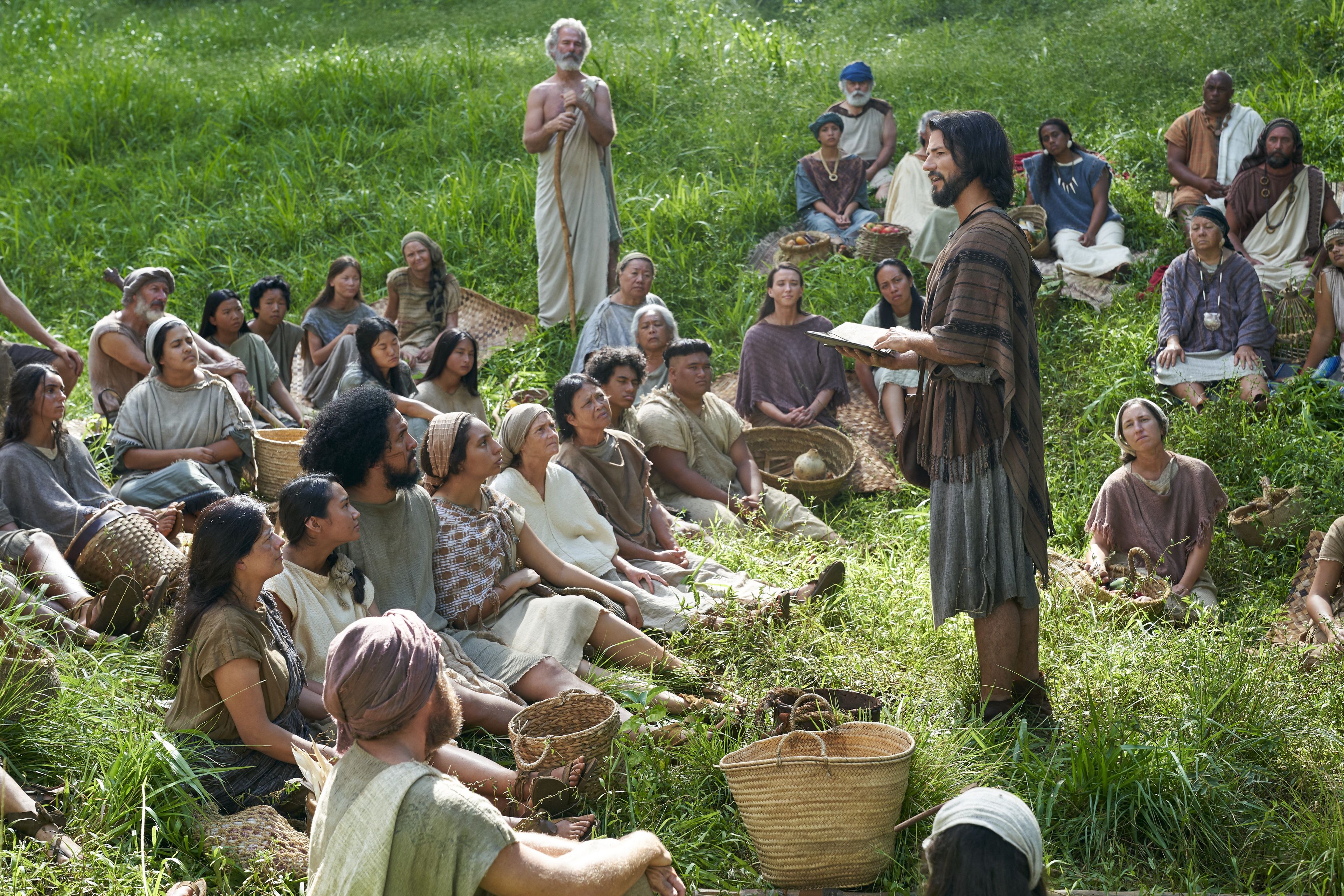 Alma the Younger speaks to the Zoramites in the land of Antionum.