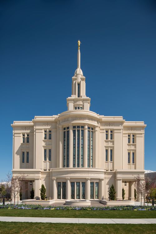 A view of the entire west side of the Payson Utah Temple during the day.