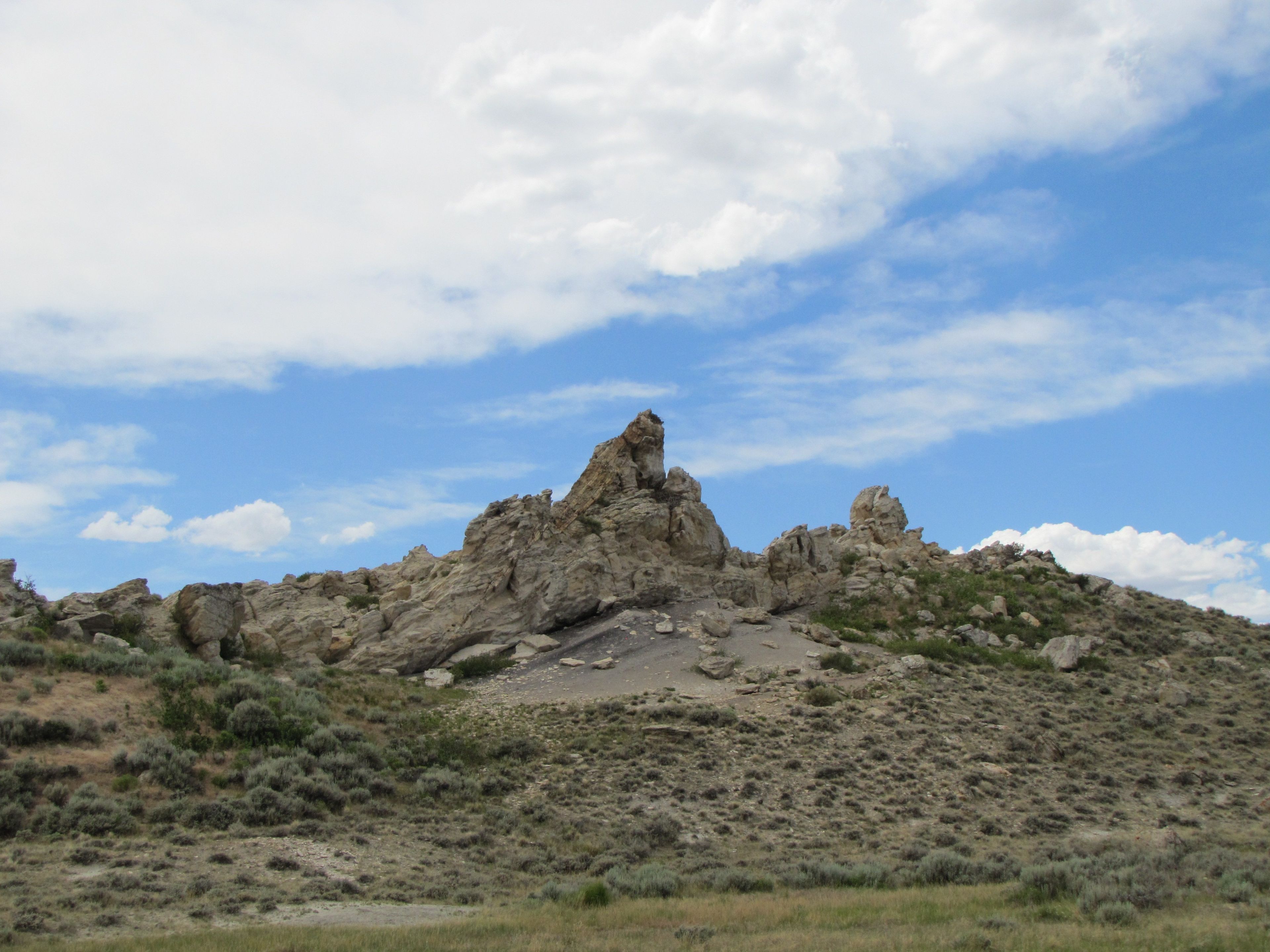 Hills with lots of rocks in Wyoming.
