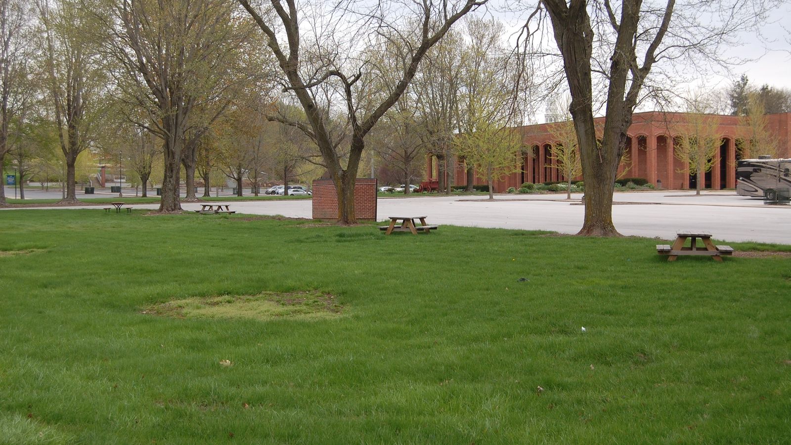 Visitors Center Picnic Area