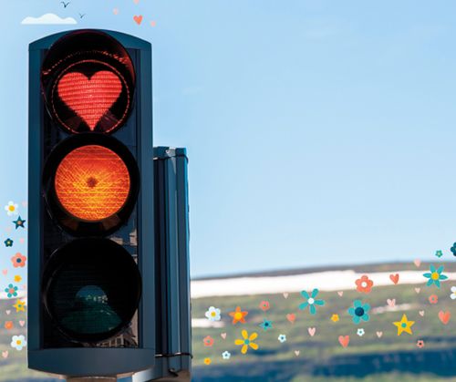 Traffic light na may ilaw na hugis-puso