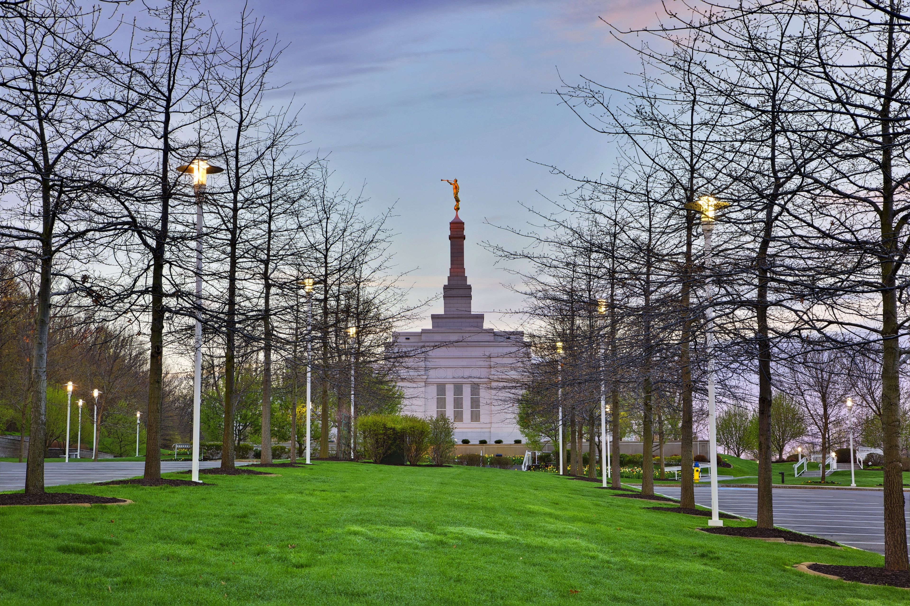 The Palmyra New York Temple, including the scenery and spire.
