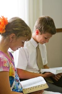 children reading scriptures