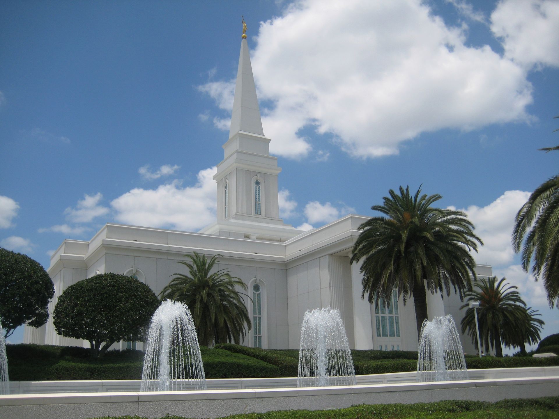 The Orlando Florida Temple fountains, including the exterior of the temple.