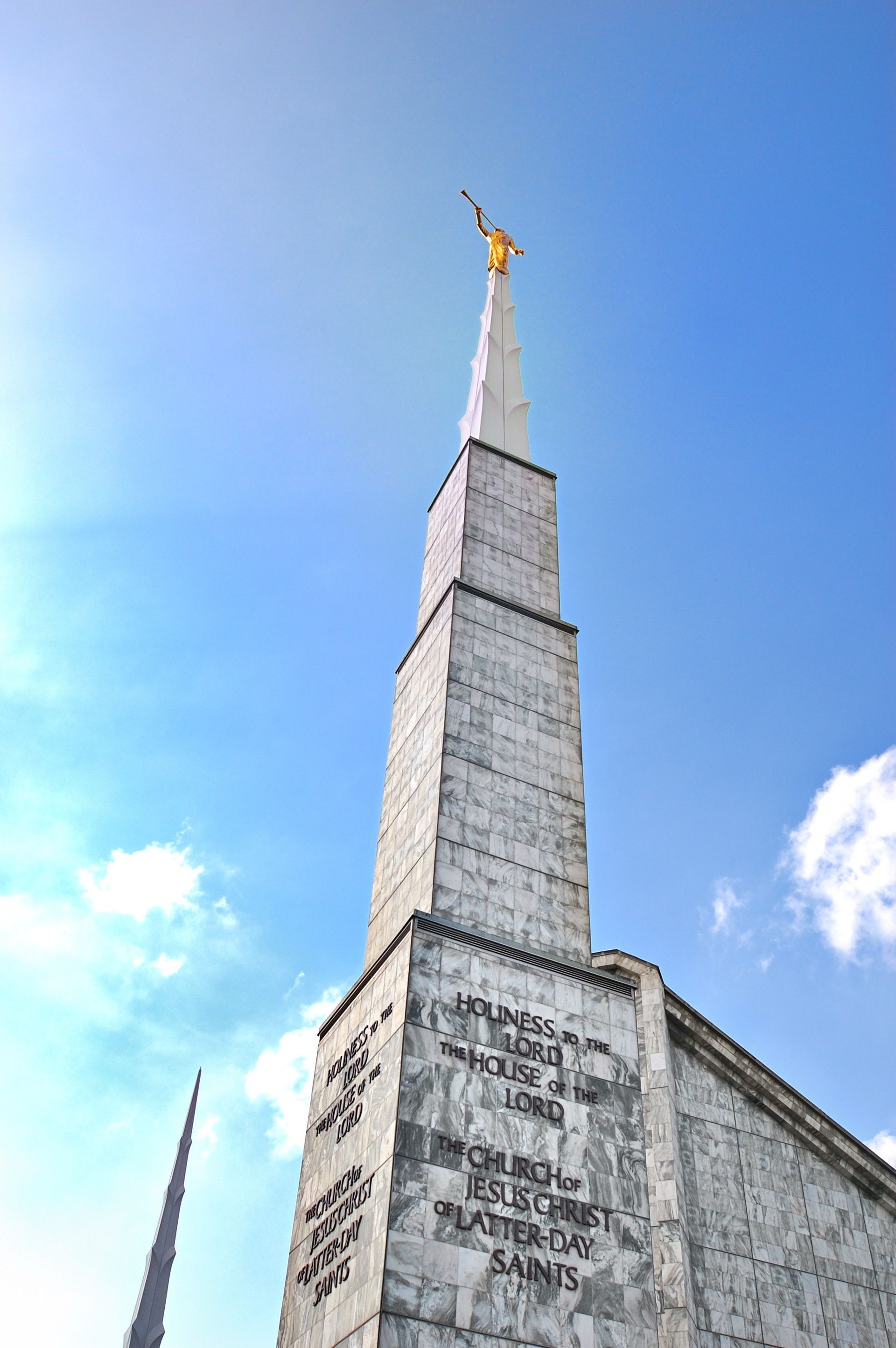 The Dallas Texas Temple spire and name sign.