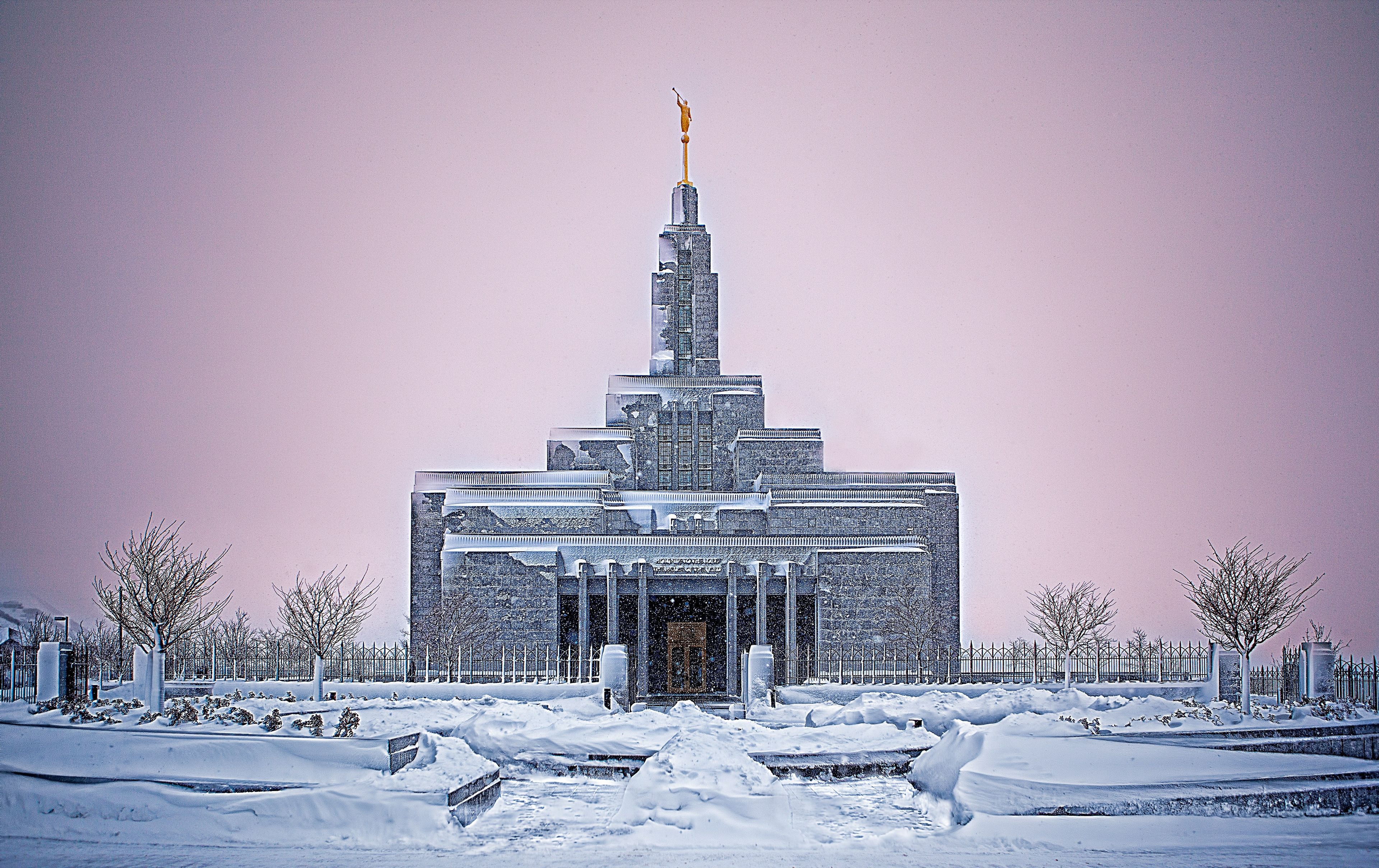 A view of the front of the Draper Utah Temple in the winter.