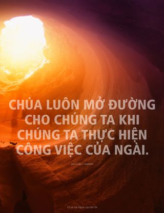 ánh sáng chiếu vào hang đá