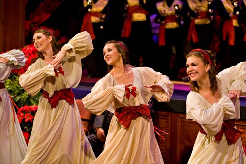 dancers at tabernacle concert