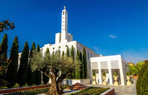 Daytime exterior shot of the Madrid Spain Temple.