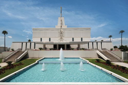 The entire front side of the Mexico City Mexico Temple, including the large fountain in the foreground.