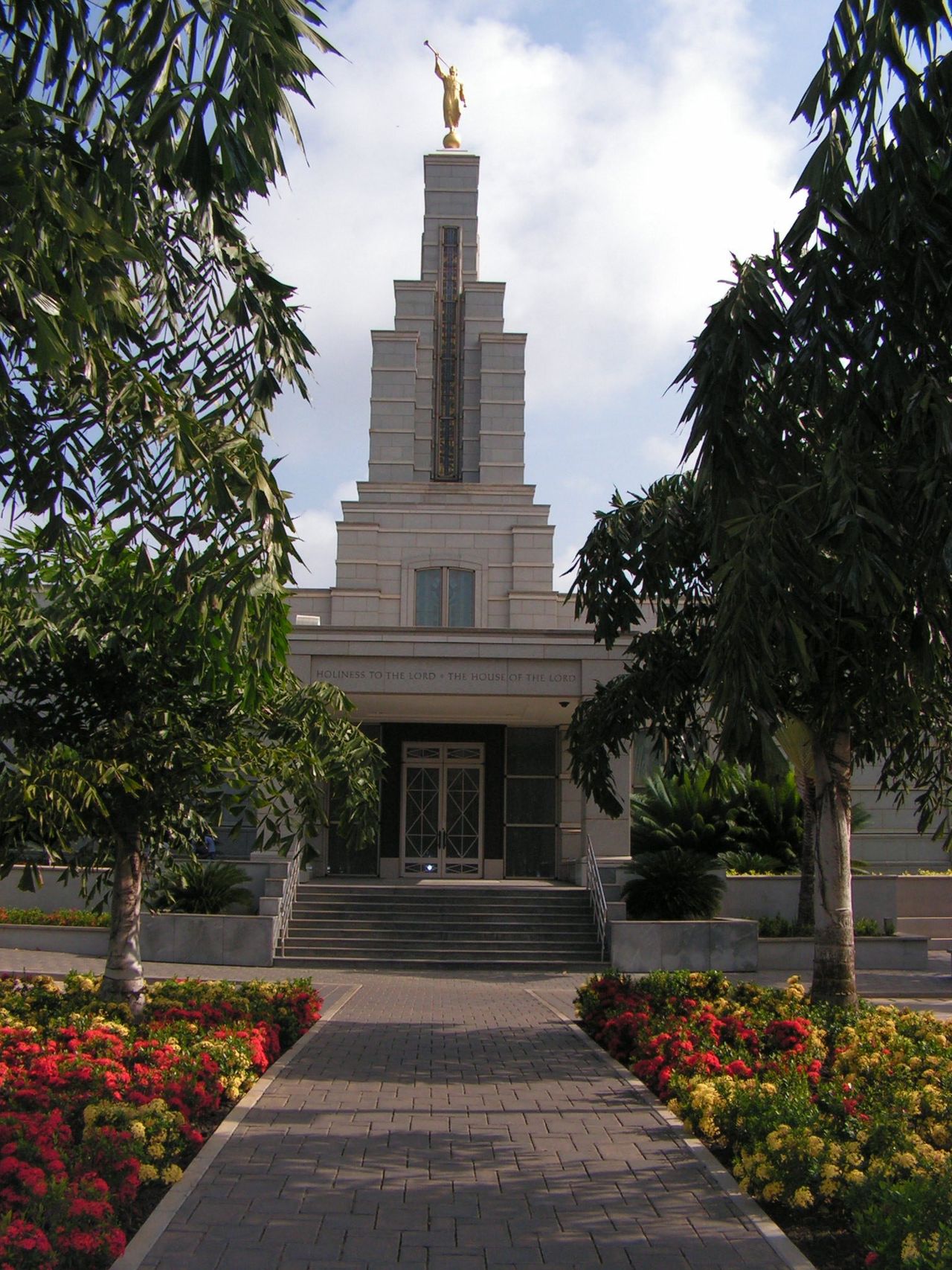 A pathway leads to the front entrance of the Accra Ghana Temple.