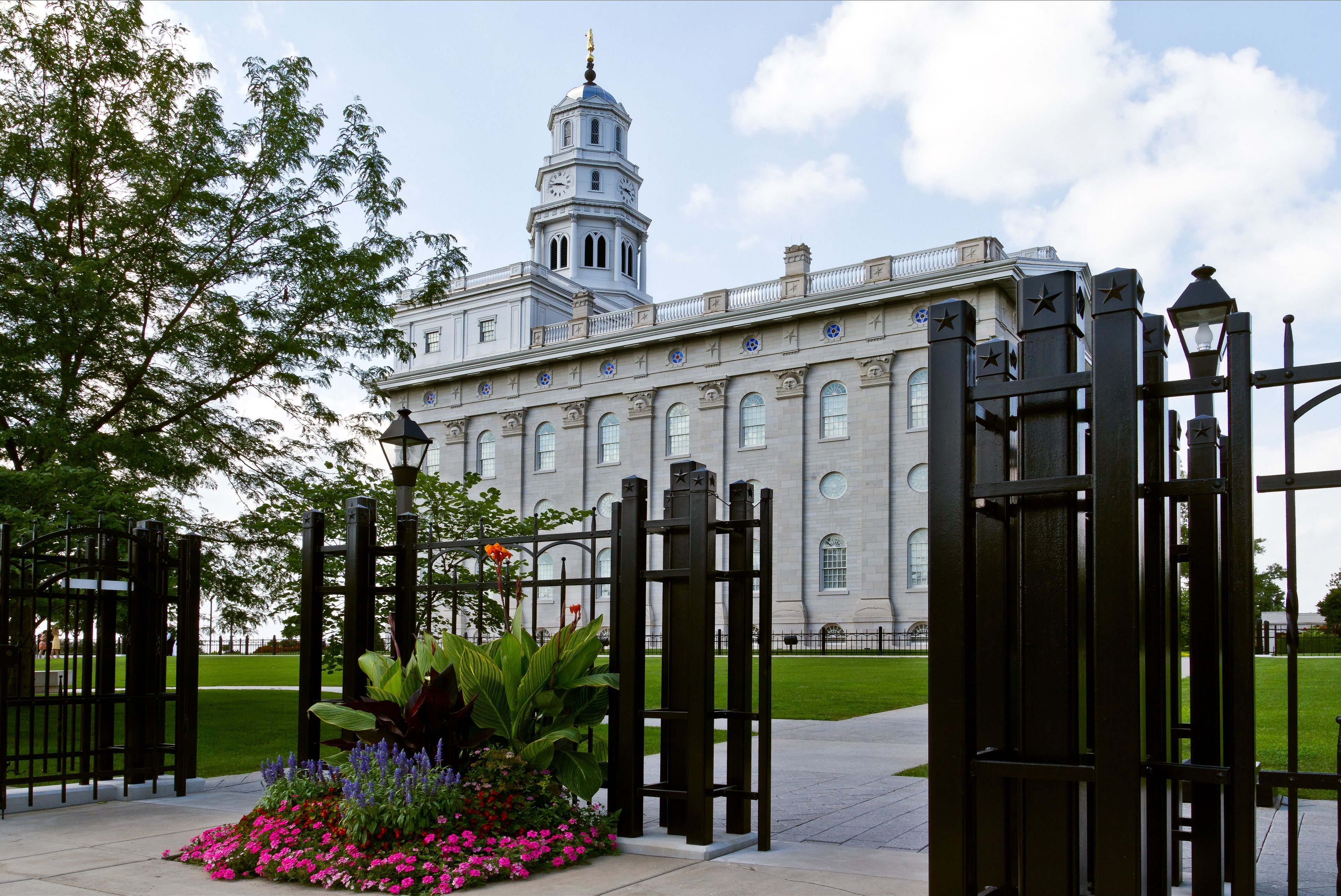 The Nauvoo Illinois Temple gates, including scenery and the exterior of the temple.