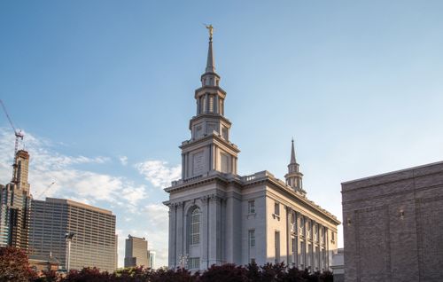 An exterior view of the Philadelphia Pennsylvania Temple during the day.