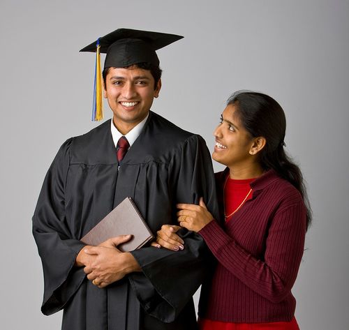 foto de graduación de madre e hijo