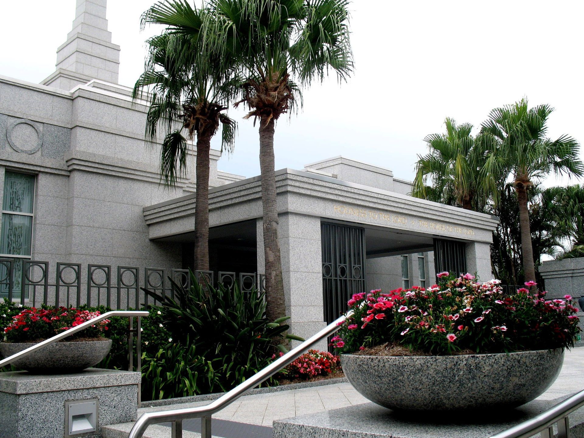 Stairs lead to the entrance of the Brisbane Australia Temple.