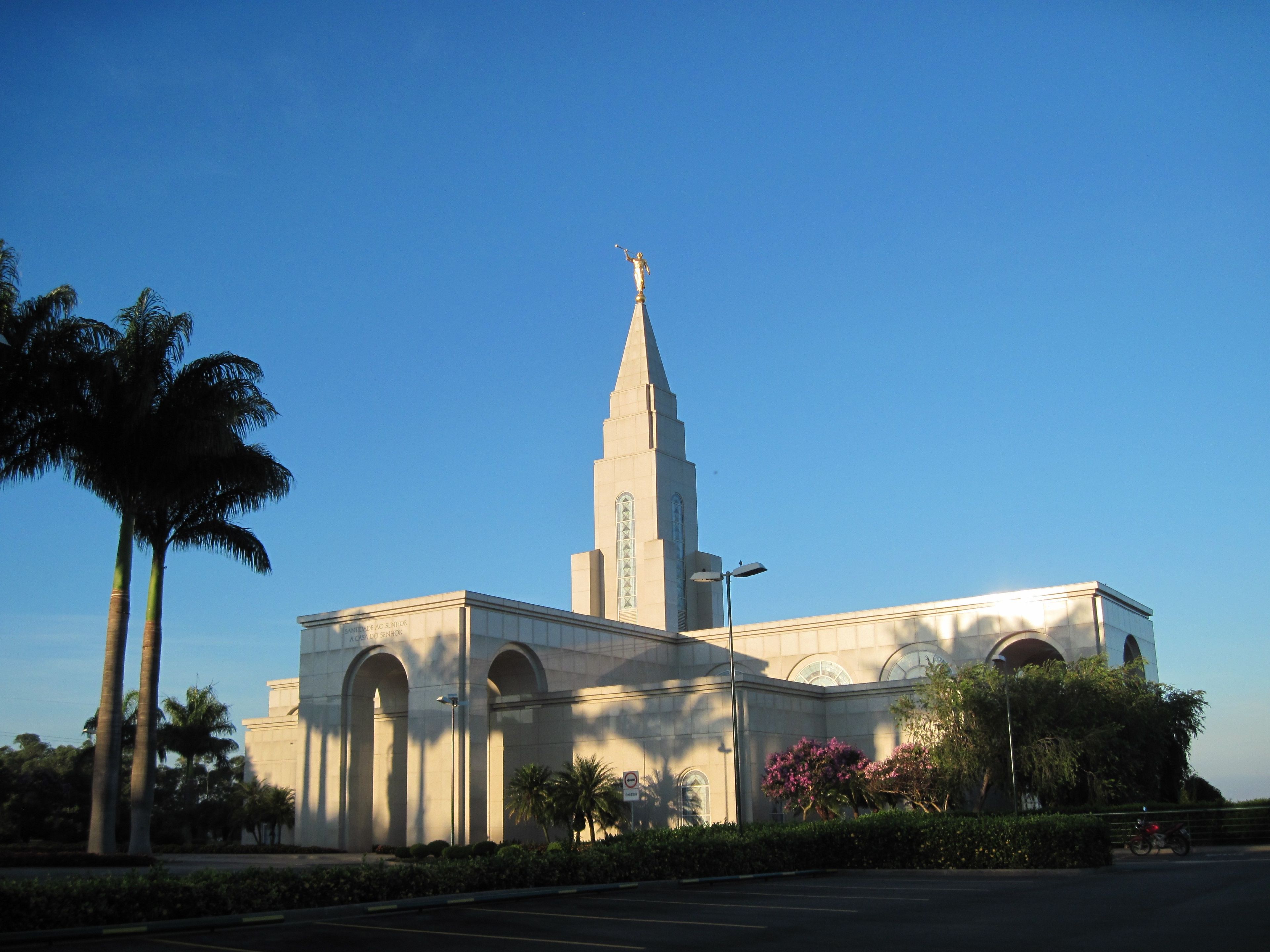 A view of the Campinas Brazil Temple during the day.
