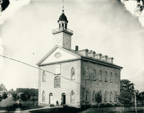 Fotografía antigua del Templo de Kirtland