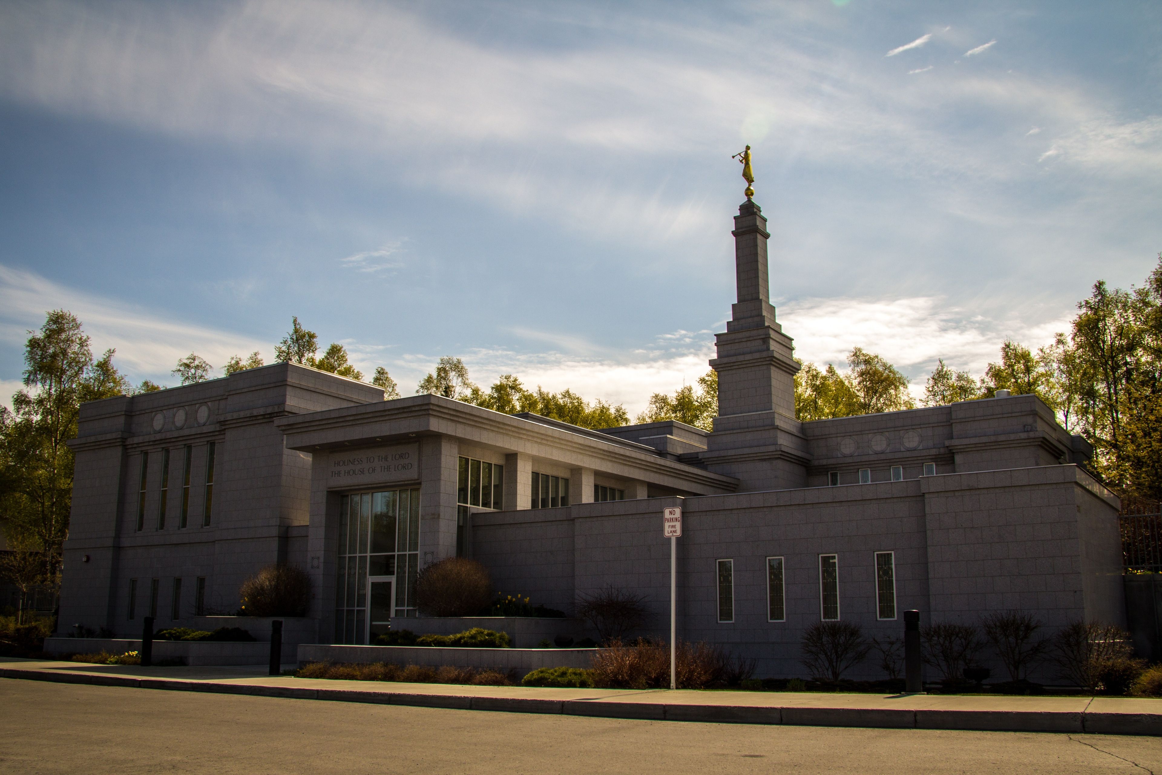 An exterior view of the Anchorage Alaska Temple during the day.