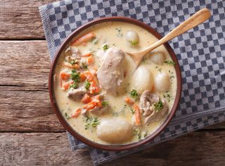 White stew with chicken and carrots