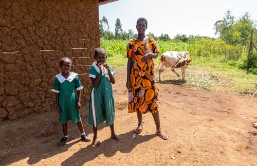 mother and two girls