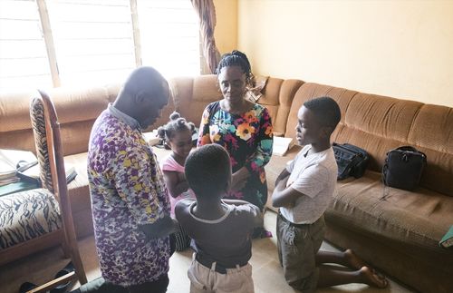 Baidoo family praying