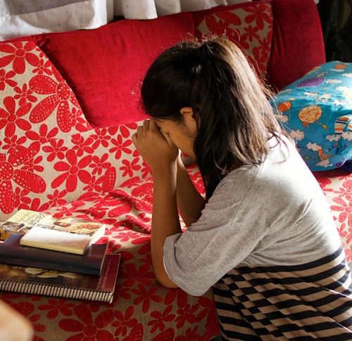 girl praying