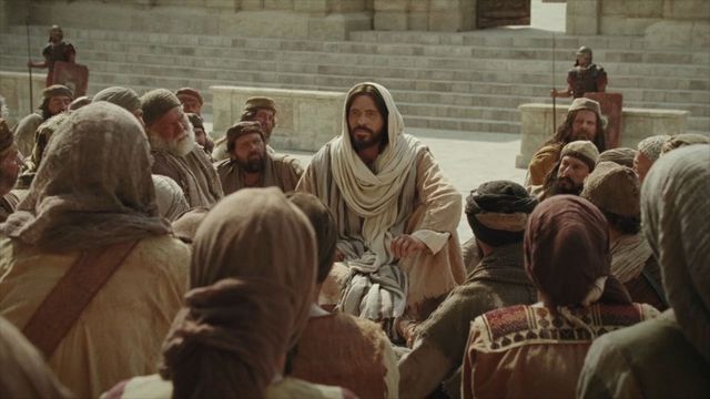 Jesus teaches the multitude