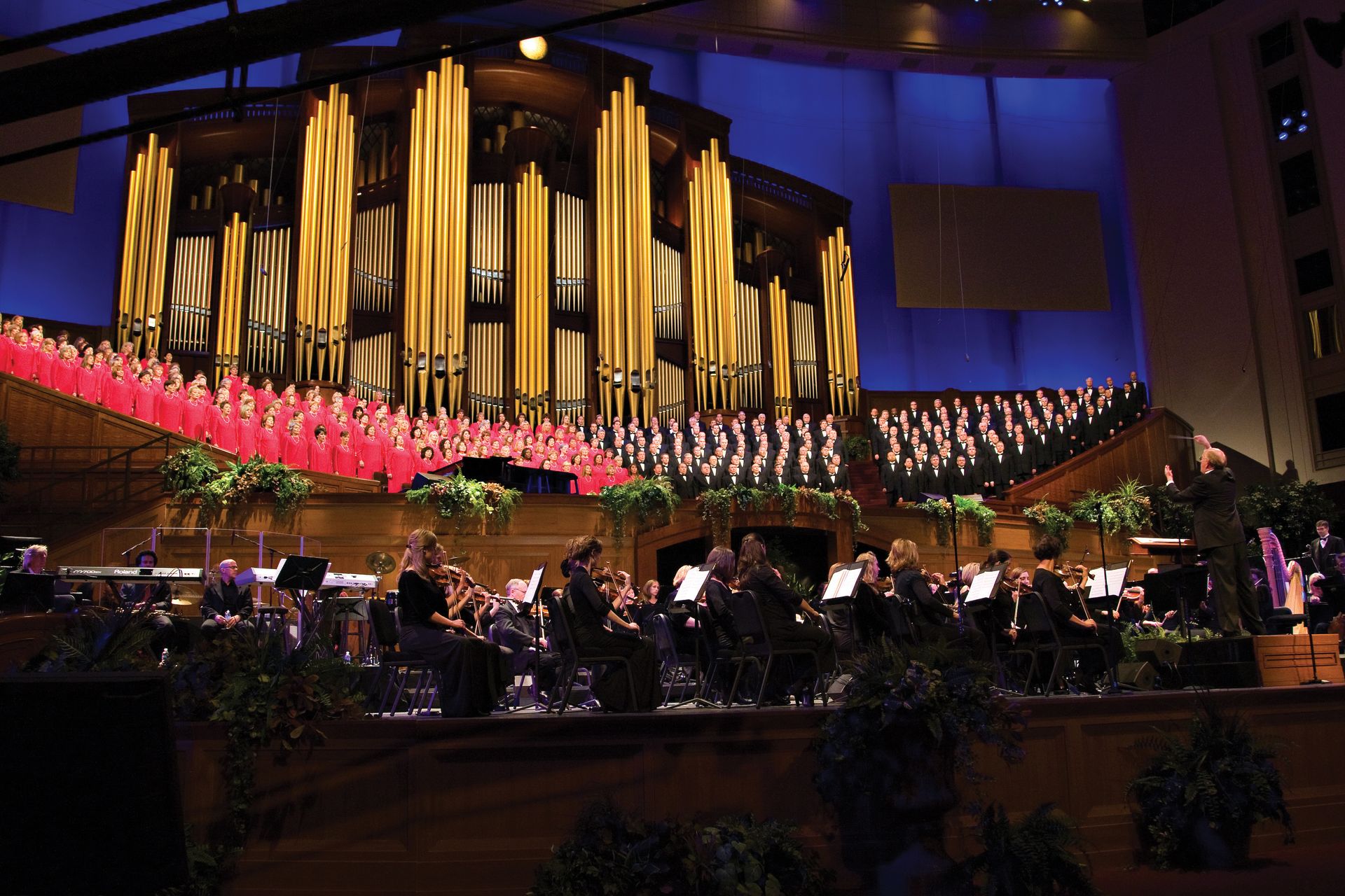 The Mormon Tabernacle Choir and orchestra performing at the Pioneer Day Commemoration Concert.