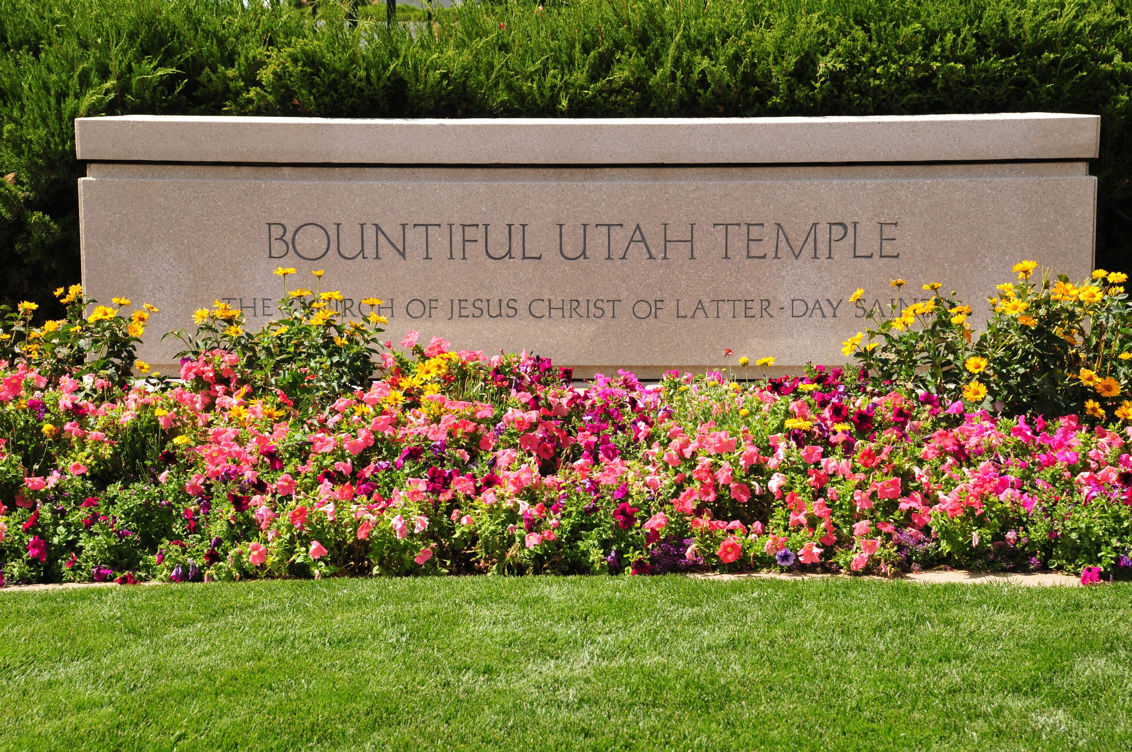 The Bountiful Utah Temple name sign.