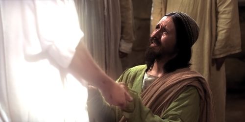John 20:24–29, Thomas sees the resurrected Christ