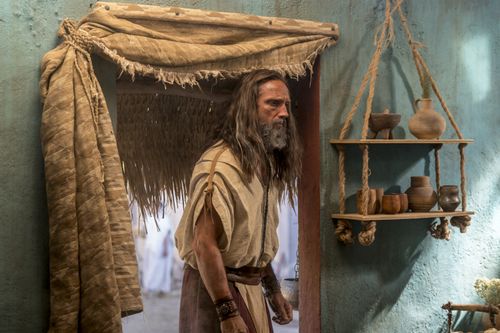 Nephi enters his home.