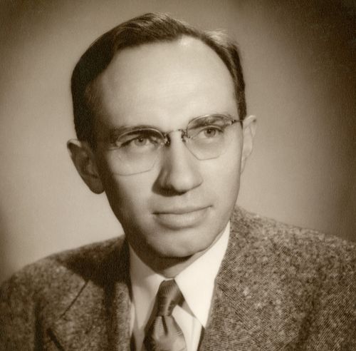 A sepia toned headshot of Gordon B. Hinckley in a suit and tie.